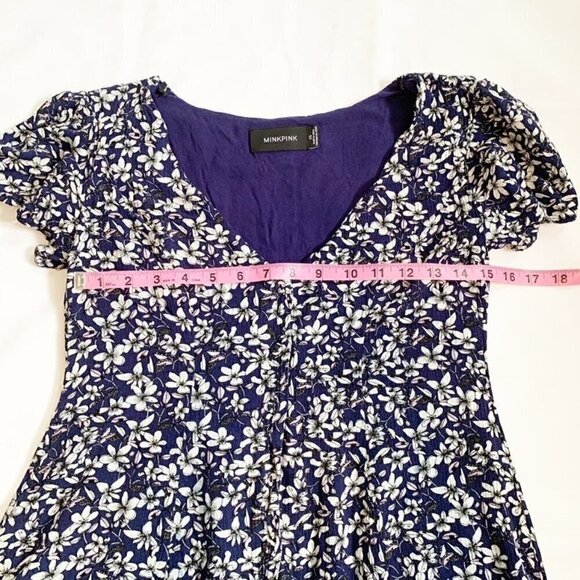 5/$25 Minkpink short ruffle sleeve flowy v-neck lined floral tunic top - XS - Picture 8 of 9